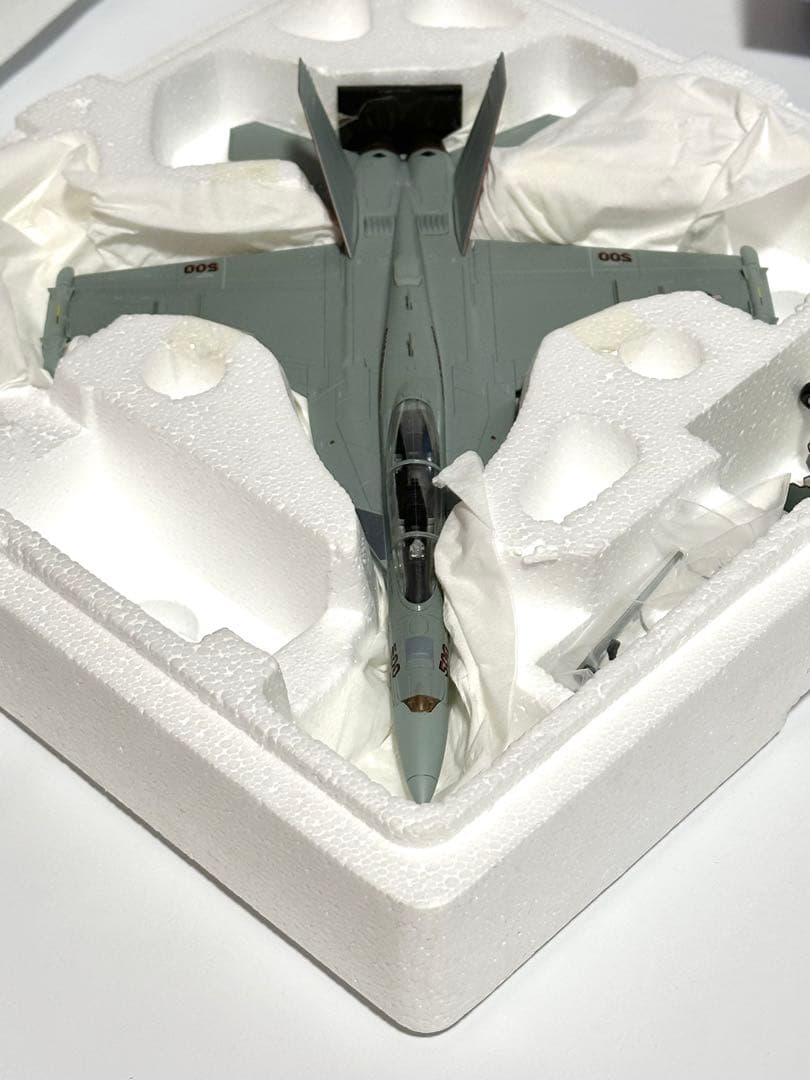 ホビーマスター EA-18G Growler 1/72 VAQ-141 厚木基地