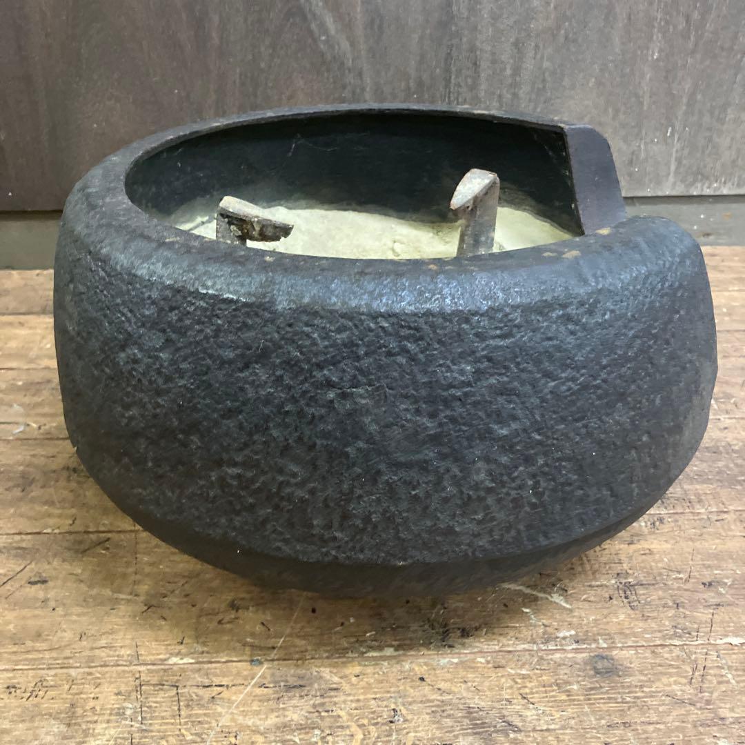 D-壁 昭和レトロ 茶道具 鉄製 風炉釜 丸型 共箱付き 釜環付き 骨董 古美術