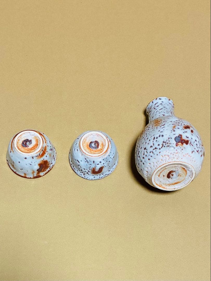 【新品】美濃焼　志野　仙山窯　人間国宝安藤日出武　酒器セット（徳利・ぐい呑み2）