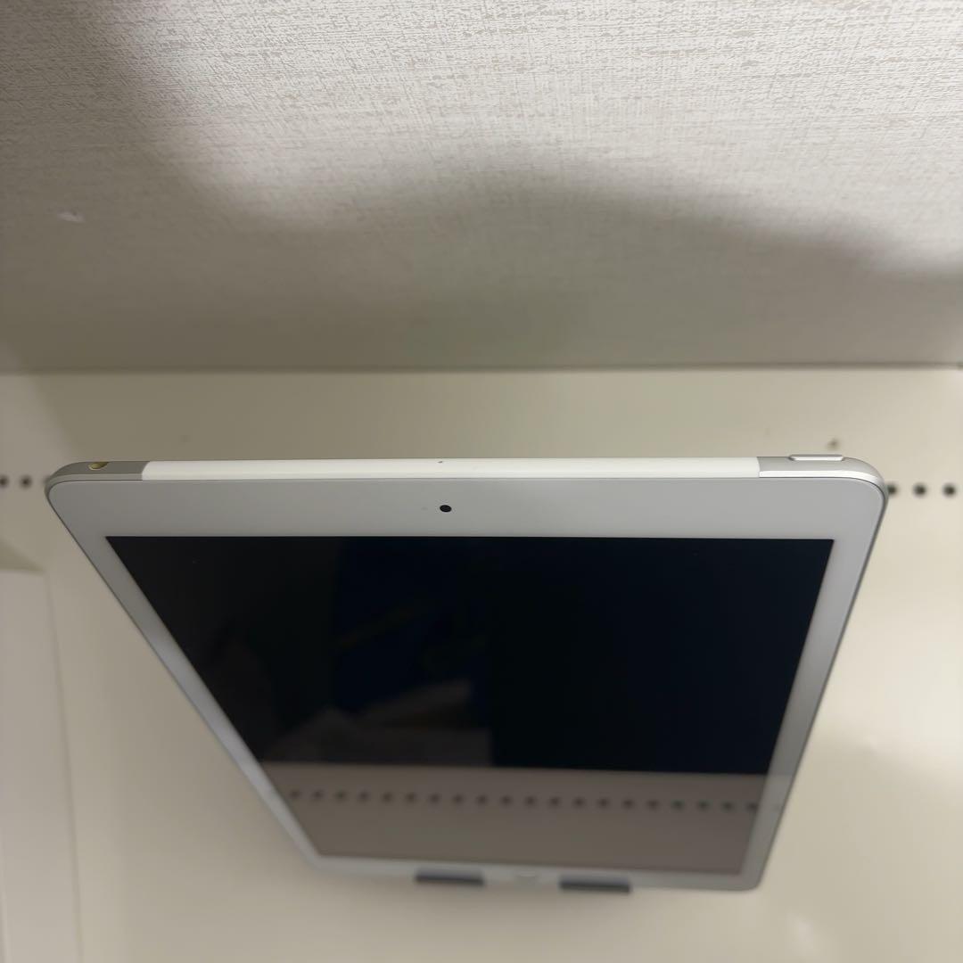 早い者勝ち　iPad 第8世代　32GB Cellular