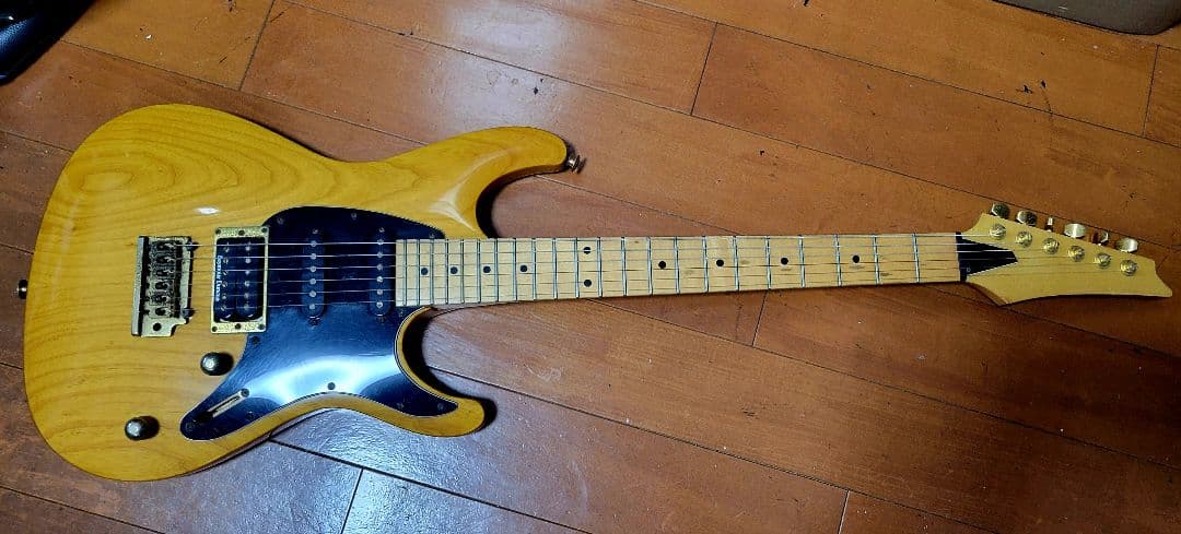 美品 エレキギター ナチュラルカラー ハムバッカー