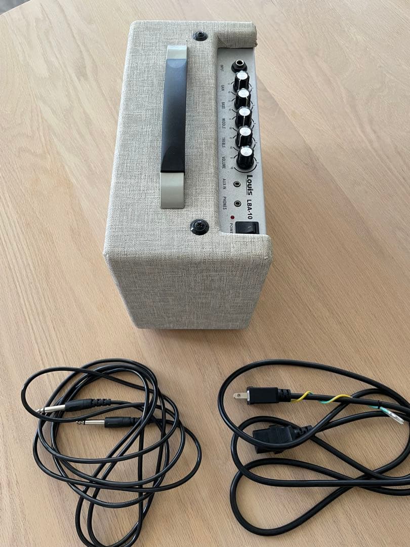 島村楽器　Louis（ルイス）　LBA-10 ベースアンプ