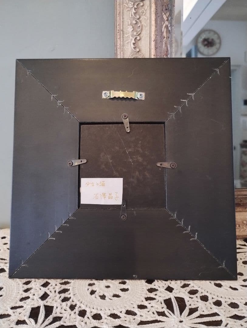 少女と猫の絵画 金色フレーム付き　油絵