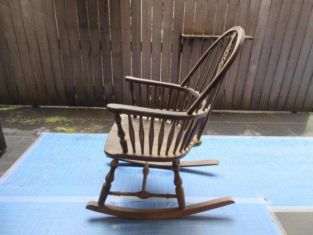 ロッキングチェア　レトロ　おしゃれ　かわいい　アンティーク　車輪モチーフ