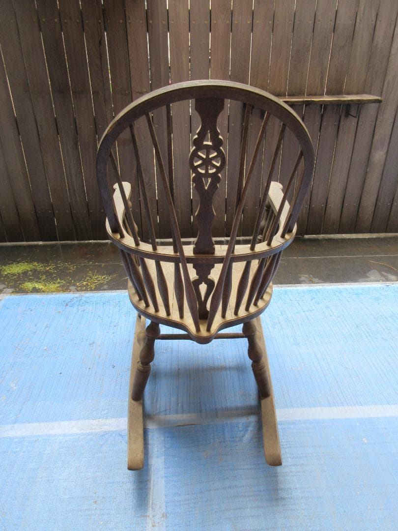 ロッキングチェア　レトロ　おしゃれ　かわいい　アンティーク　車輪モチーフ