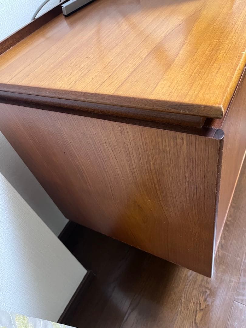 ロイズアンティークス　サイドボード