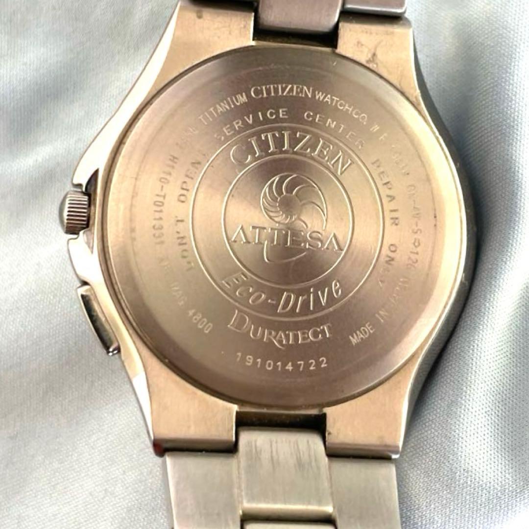 よよっと美品❣ATTESA❣H110白文字盤　チタン製　電波ソーラー　稼働