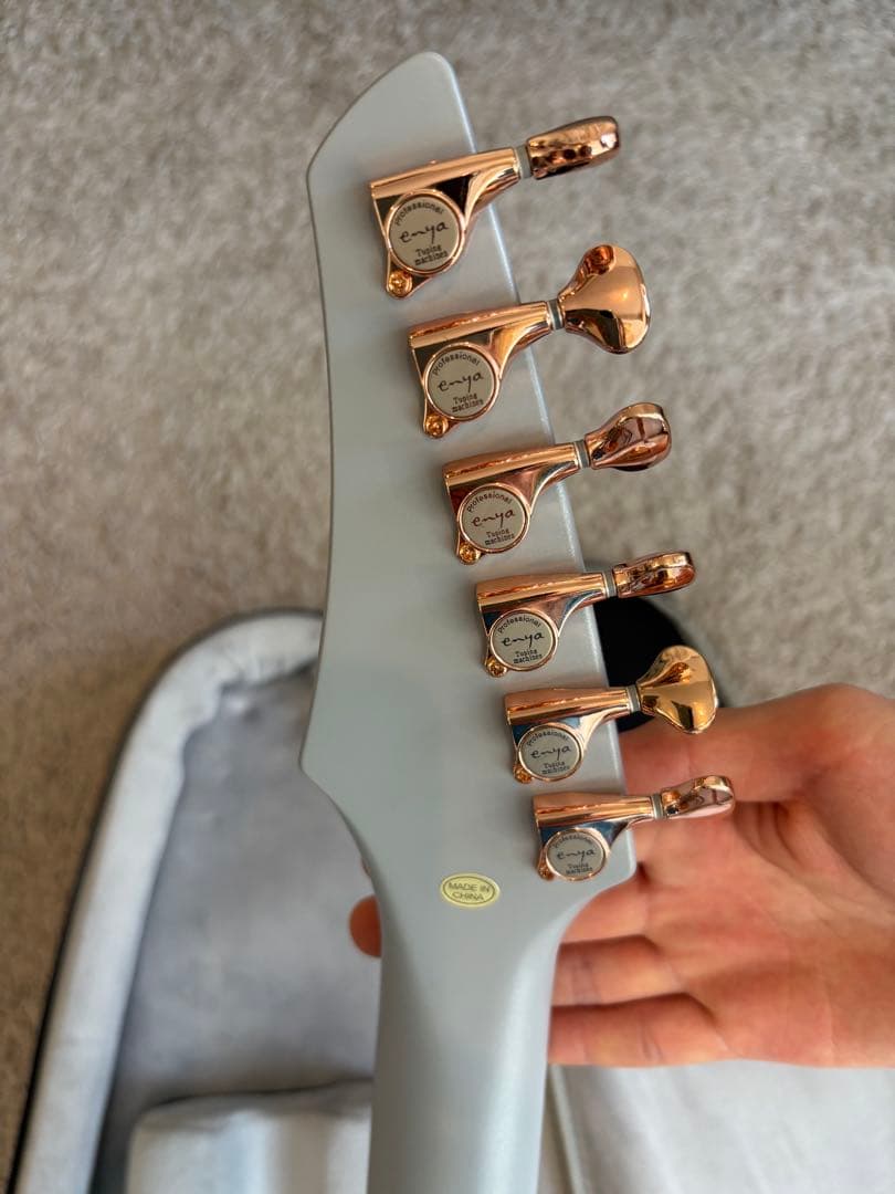 Enya Inspire ライトグレー　エレキギター　アンプ内蔵