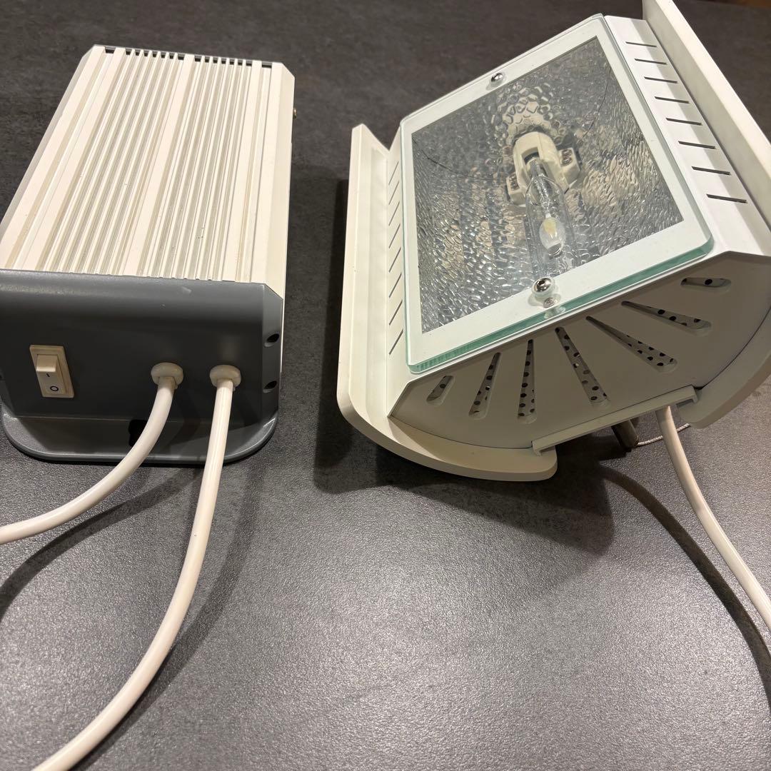 カミハタ　ファンネル2　8000K　水槽用ライト　 ホワイト②