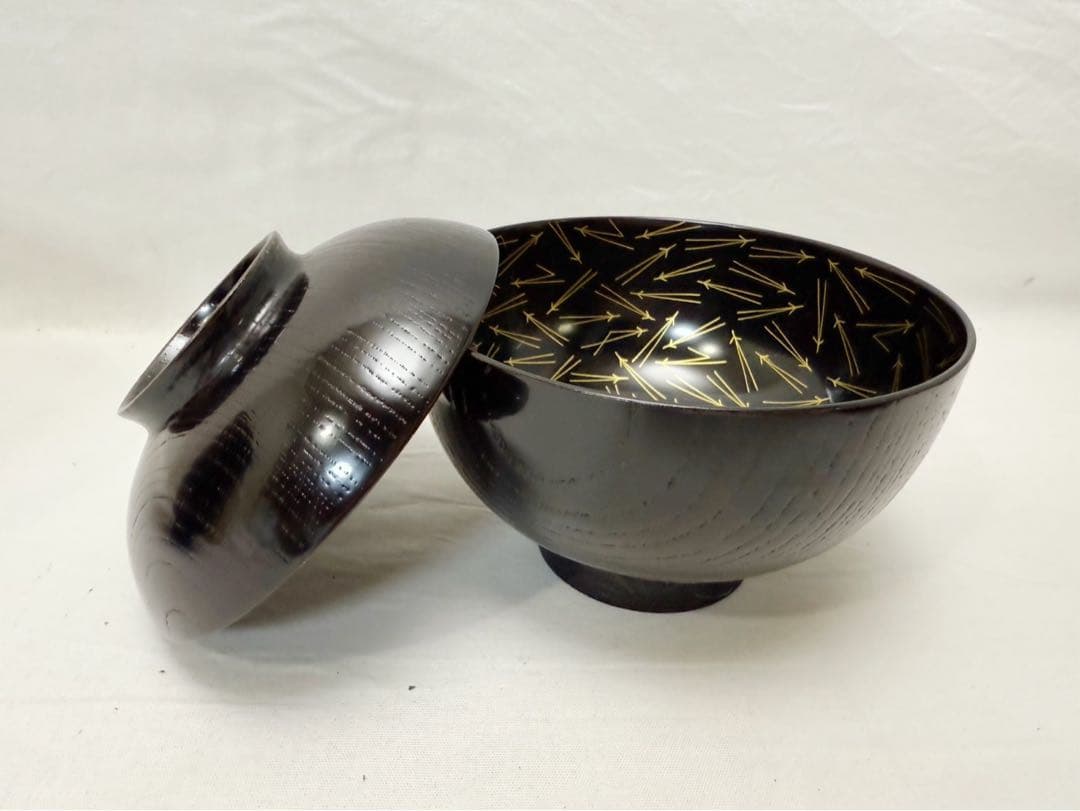ほぼ未使用 懐石道具 木製黒塗 吸物椀 金彩松葉見返し蒔絵 木箱