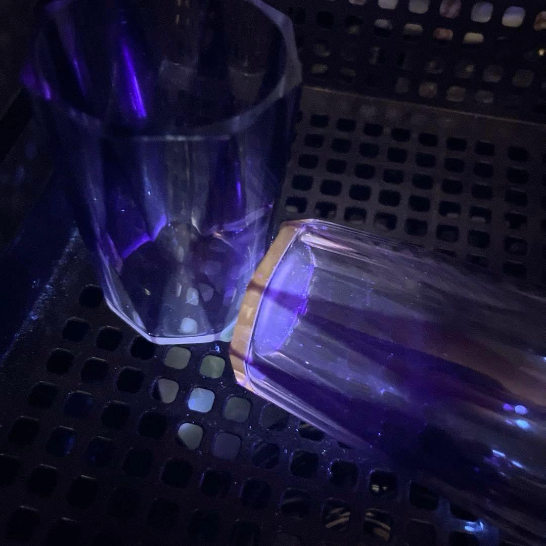 骨董　時代ガラス　紫色被せダイヤ綴り　大正浪漫　モダン切子　コップ　ウラン ２客