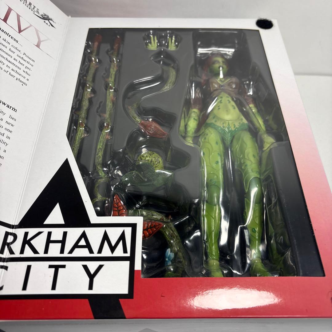 貴重品未開封PLAY ARTS改プレイアーツ改バットマン　ポイズンアイビー