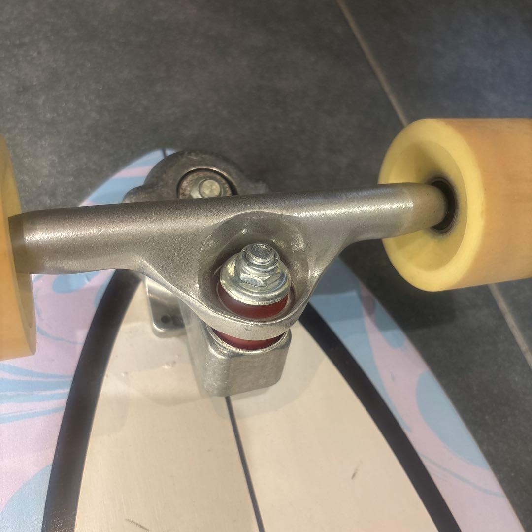 YOW SURFSKATE Coxos 31″ スケートボード 青いマーブル模様