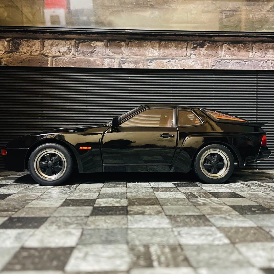 1/18 AUTOart ポルシェ 924 カレラ GT 1980