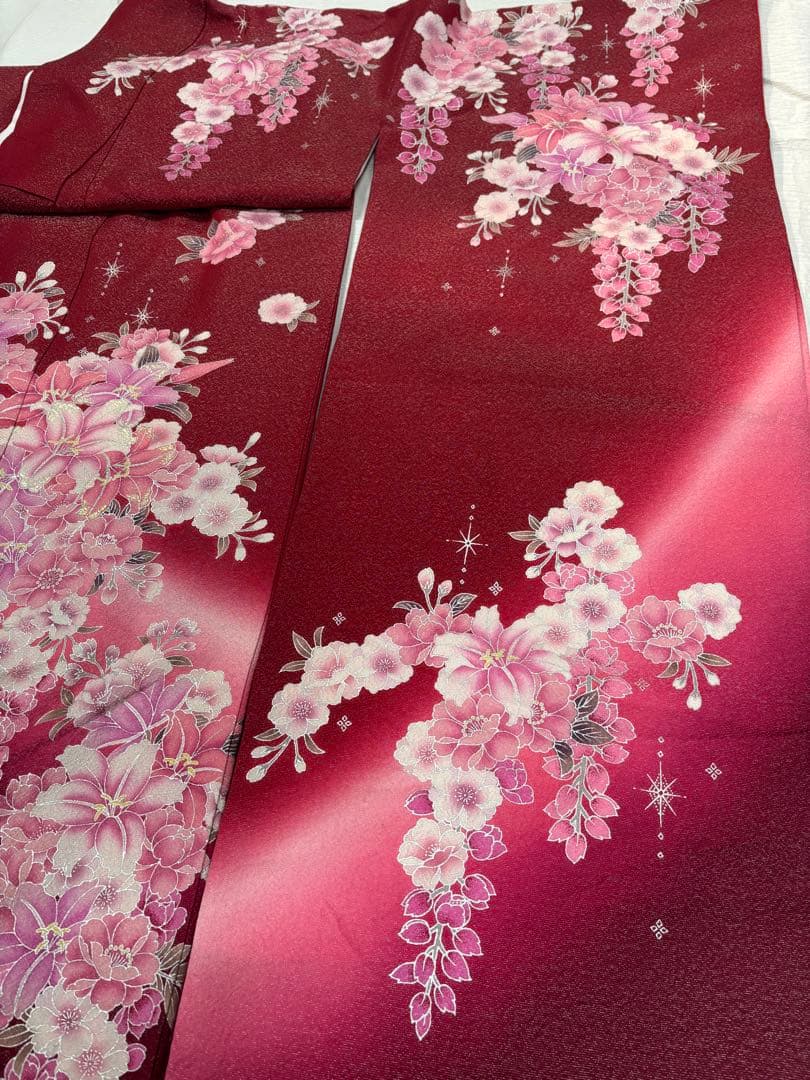 綺麗！　振袖　古典　赤　百合　桜　金糸　キラキラ　Mサイズ