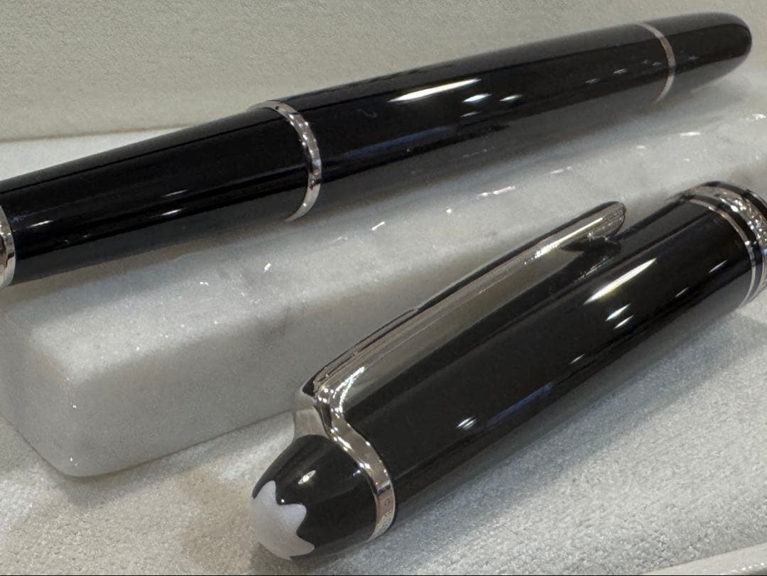 【極美品】モンブラン マイスター・シュテュック P163ローラーボール＋リフィル