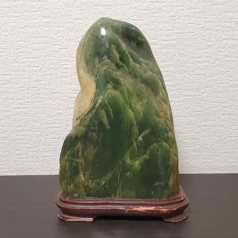 値下げ　天然ネフライト 翡翠 軟玉 原石 置物 鑑賞石 天然石 自然石