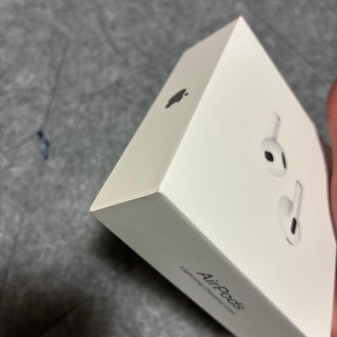 【美品】AirPods 第3世代　本体 ホワイト 充電ケース付き