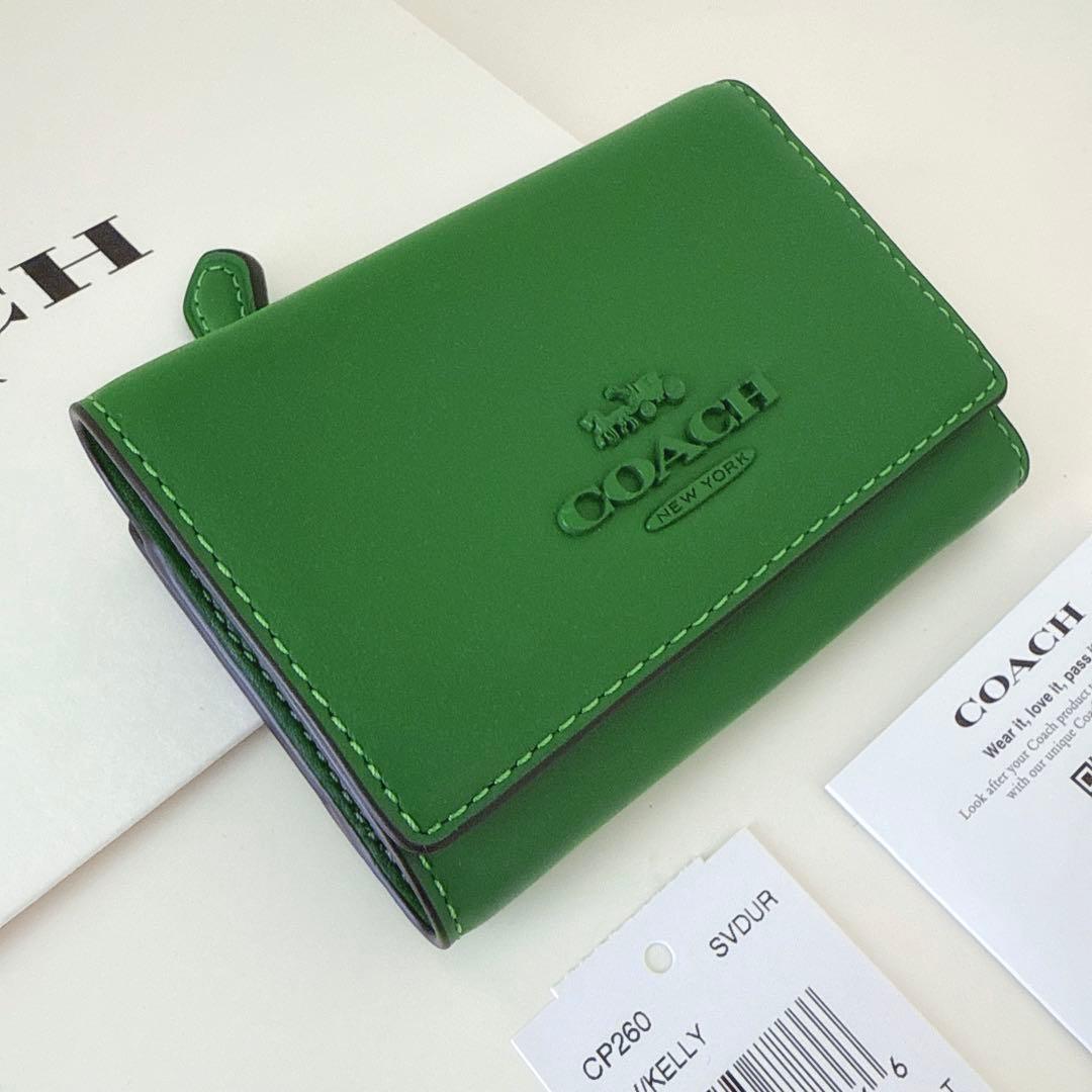 COACH コーチ　折り財布　ケリーグリーン　緑色　三つ折り財布　ミニウォレット