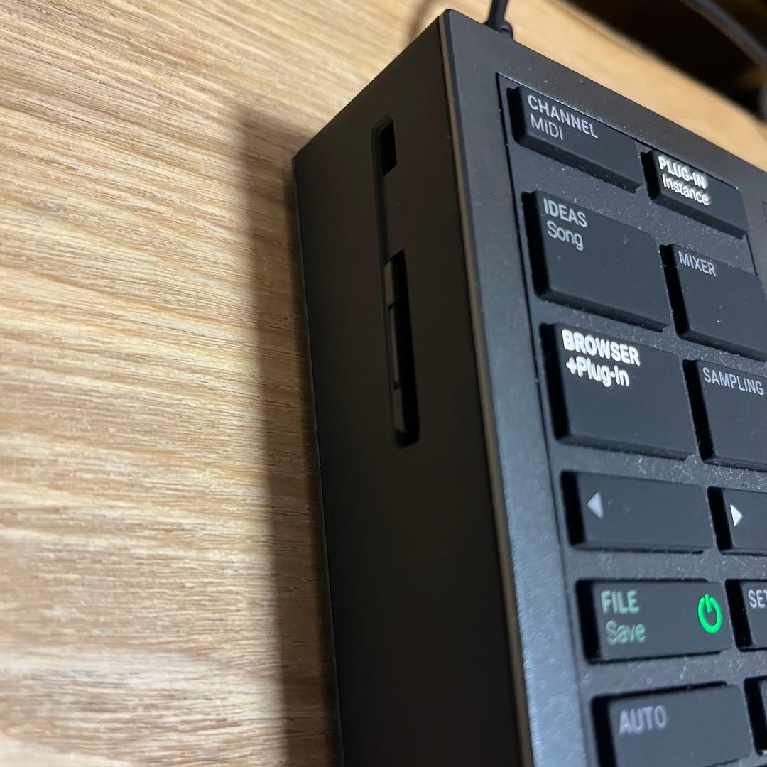 Native Instruments MASCHINE+スタンドアローン