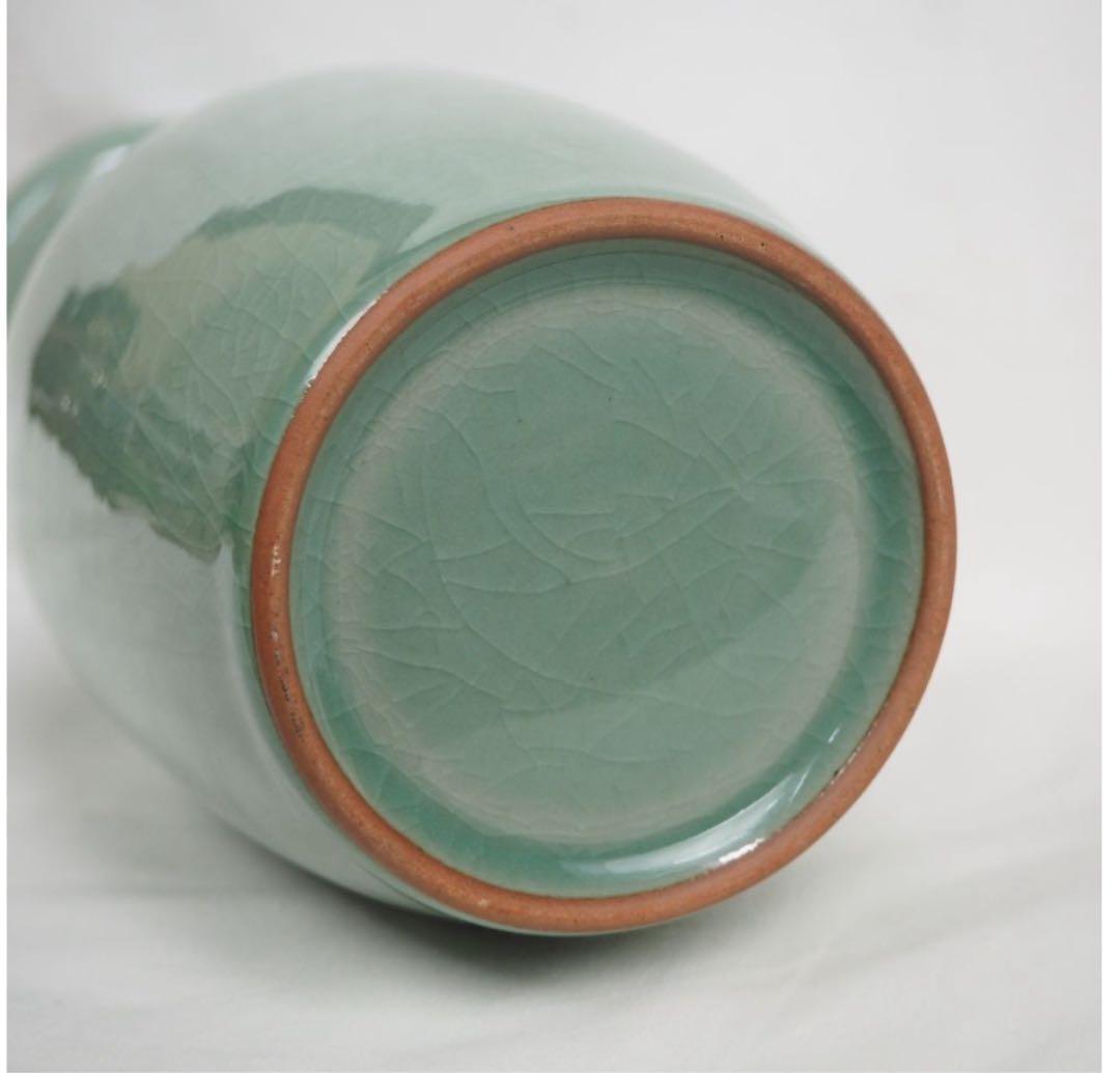 送料無料　倣宋代青磁花瓶　レプリカ　作家物　木箱付　高さ25ｃｍ