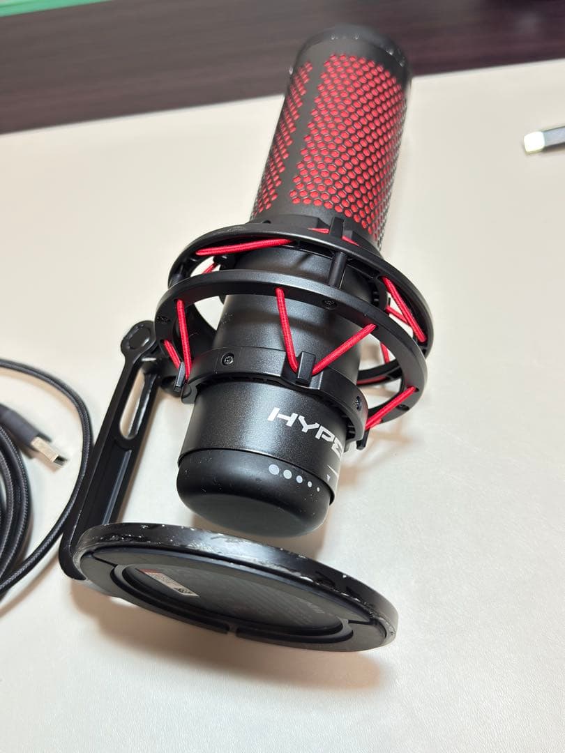 HYPERX QUADCAST コンデンサーマイク 赤黒USB接続　ゲーミング