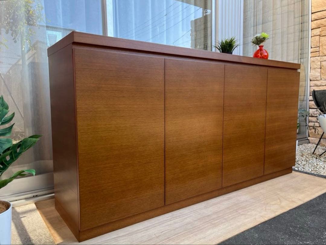 モダンスタイル　木製キャビネット　ミッドセンチュリー　サイドボード　チーク材