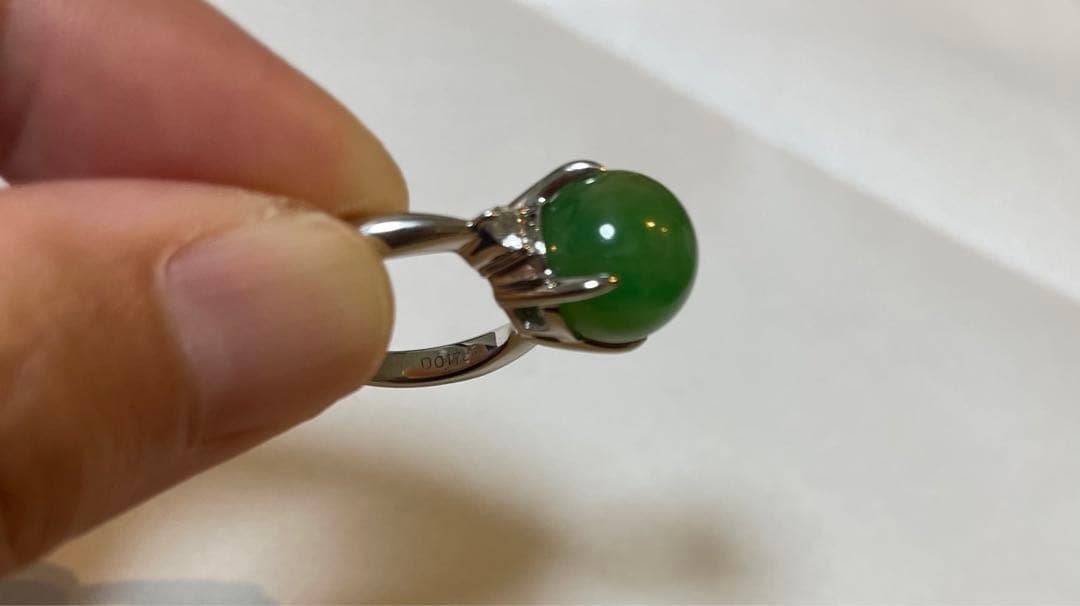 翡翠、ダイヤモンド　プラチナリング　10号