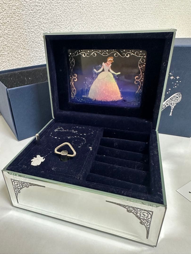 ディズニー シンデレラ 婚約指輪