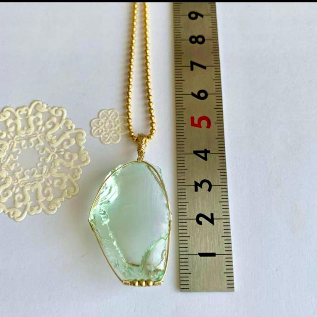 アンダラクリスタル （ペパーミントグリーン） 原石 ペンダントトップ
