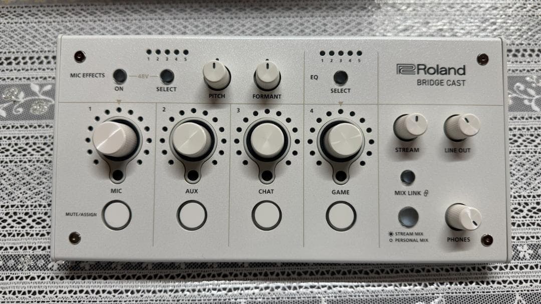 Roland BRIDGE CAST インターフェース　ホワイト