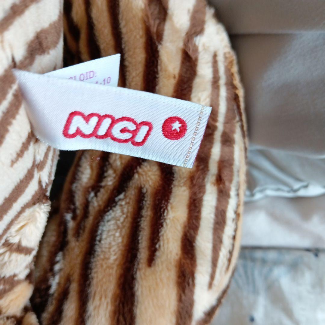 海外では、一家に一体はあるといわれるブランドの大きなトラのぬいぐるみです。