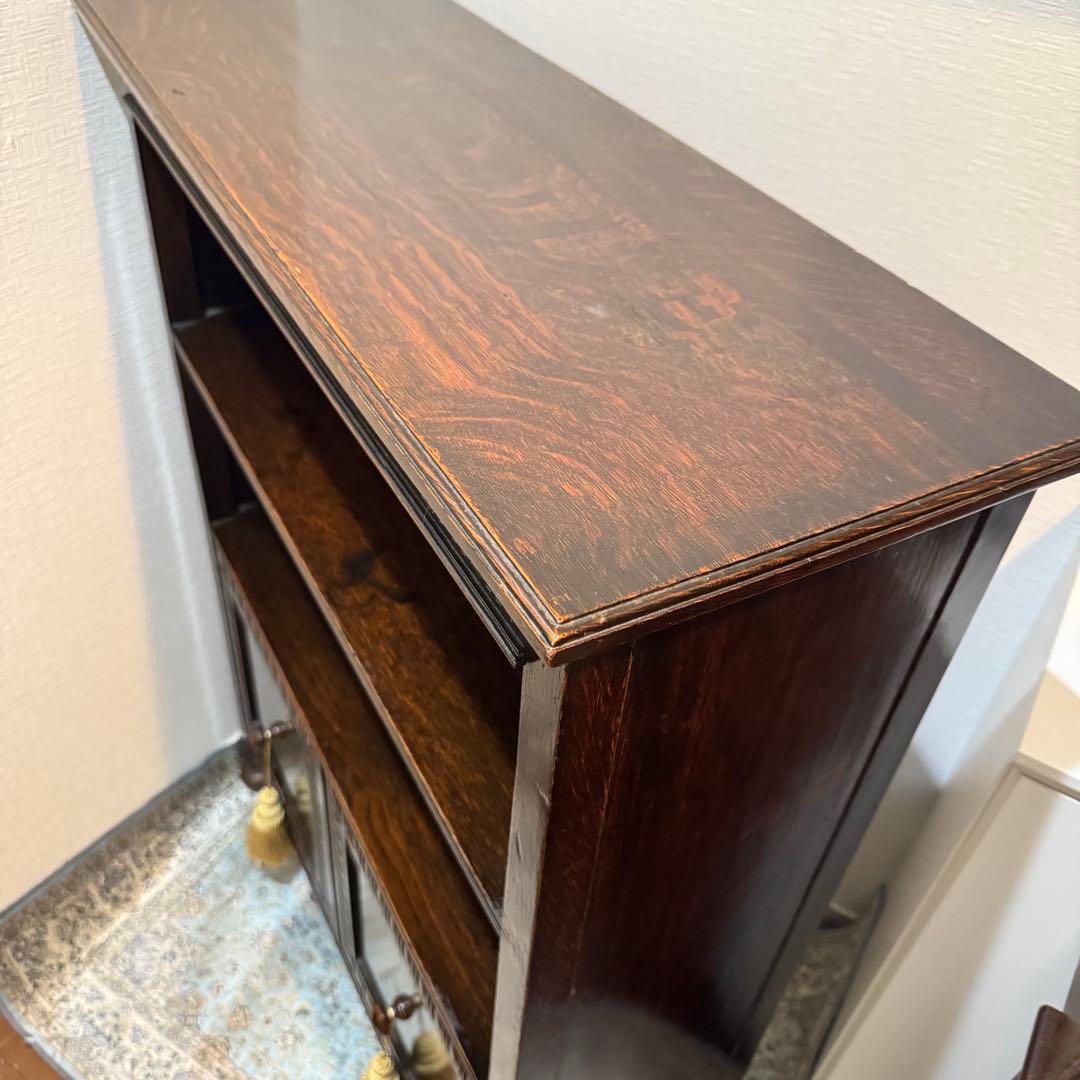 イギリスアンティーク家具　ブックシェルフ　本棚　飾り棚　キャビネット