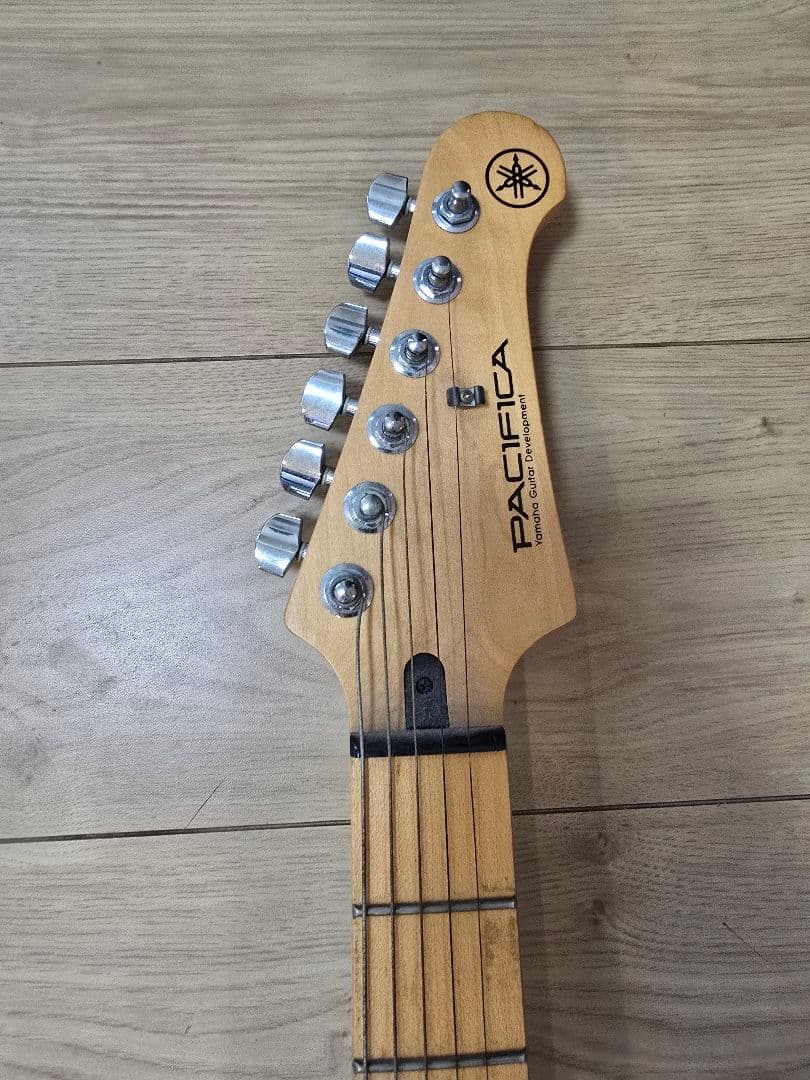 ヤマハ　Pacifica PAC112VM