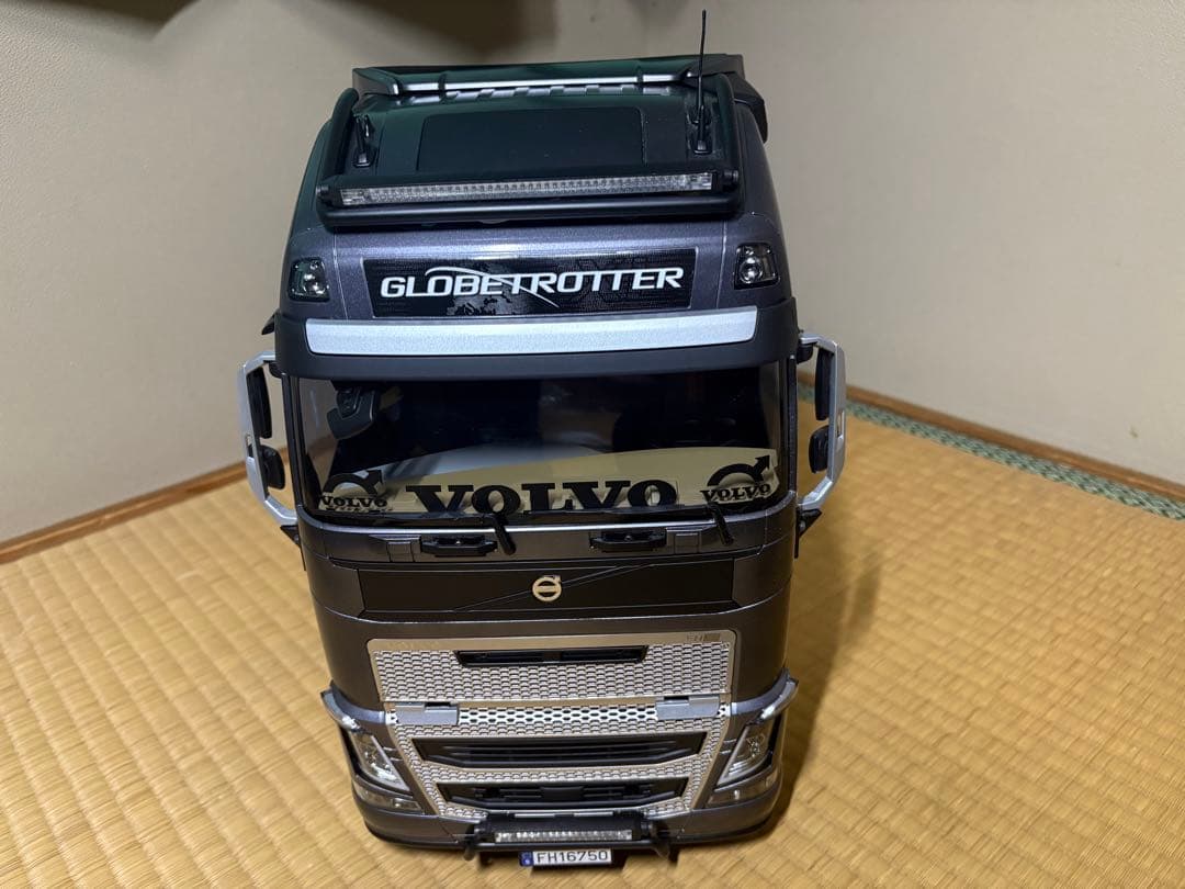 タミヤ　1/14 トレーラーラジコン　VOLVO FH16 グローブトロッター