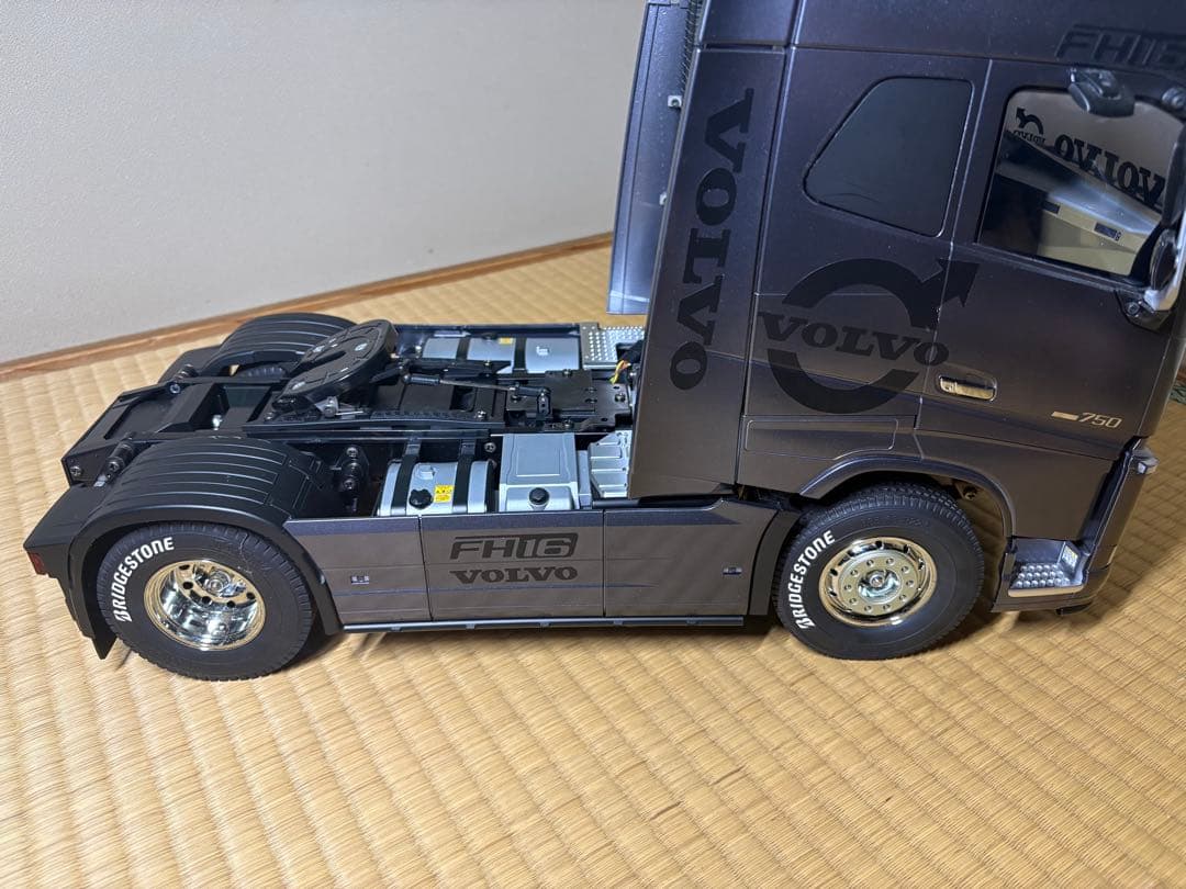 タミヤ　1/14 トレーラーラジコン　VOLVO FH16 グローブトロッター