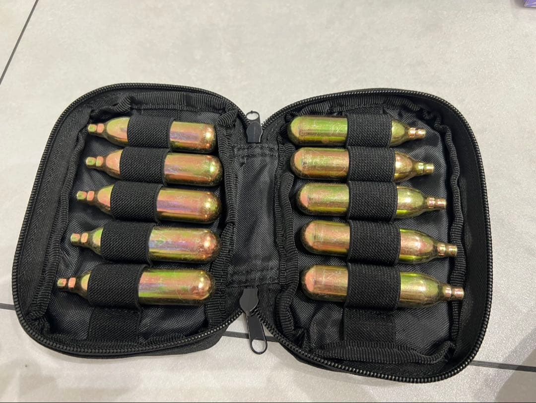 Carbon8 ストライカー９　CO2ガスガン　おまけ付きです