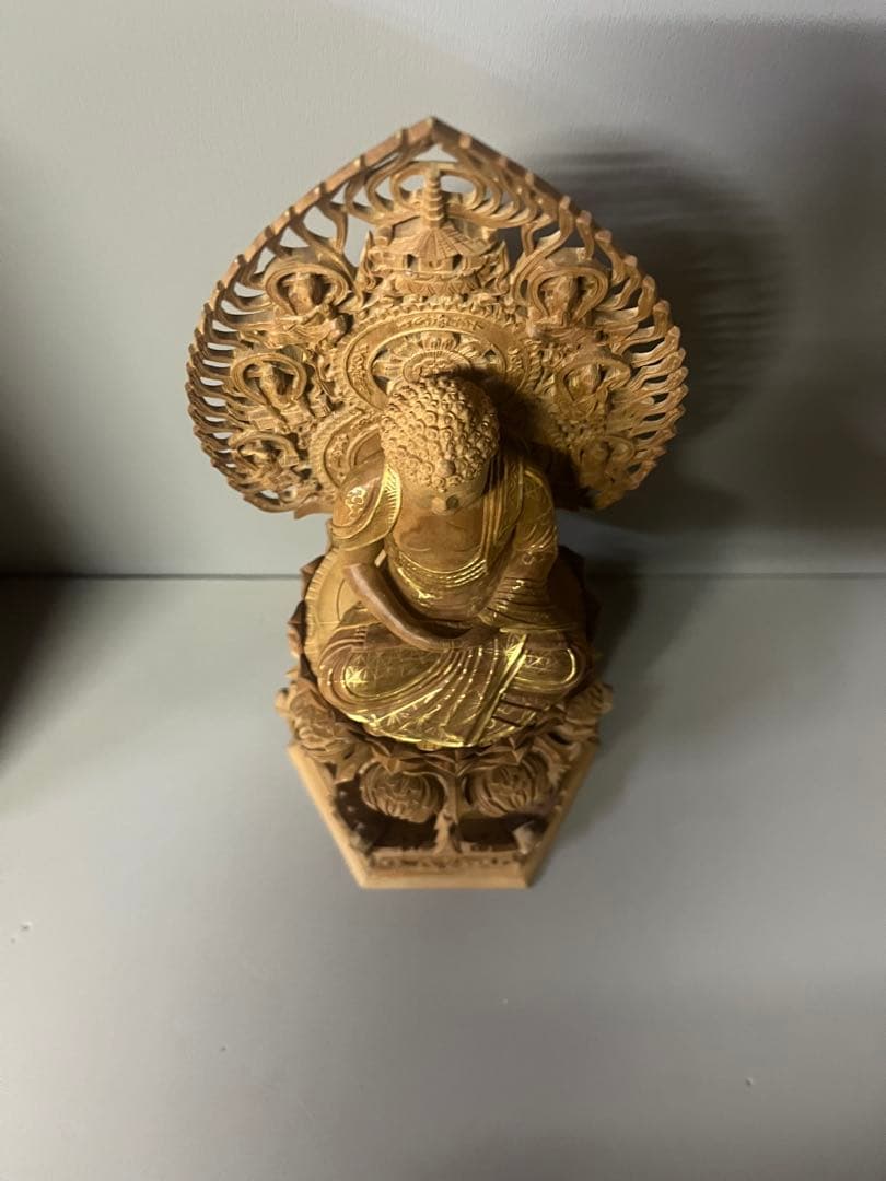 田中野夫　総白檀仏像座阿弥陀六角台座ケマン付天人光背金泥書ケース付き　28