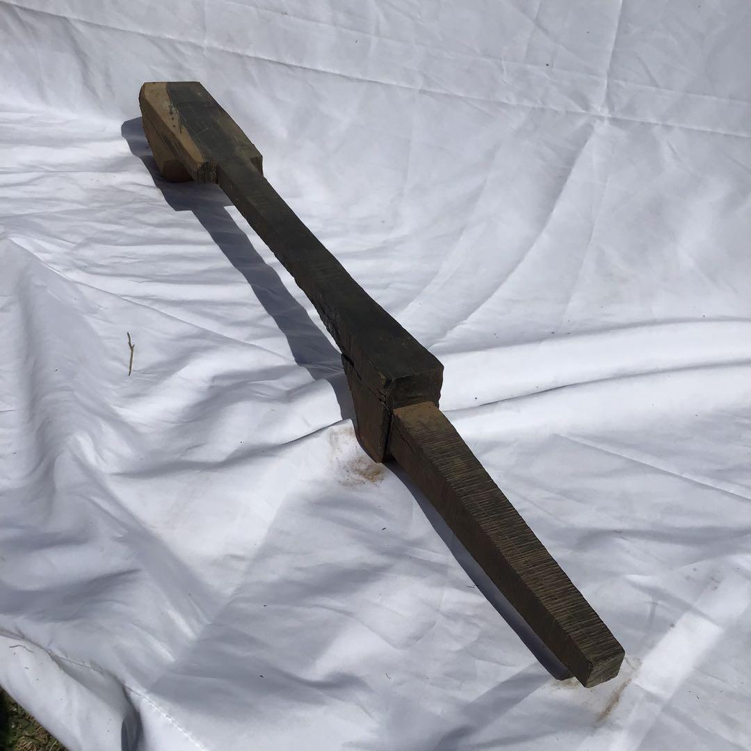 八重山黒木原木四つ割り(樹齢300年以上)希少