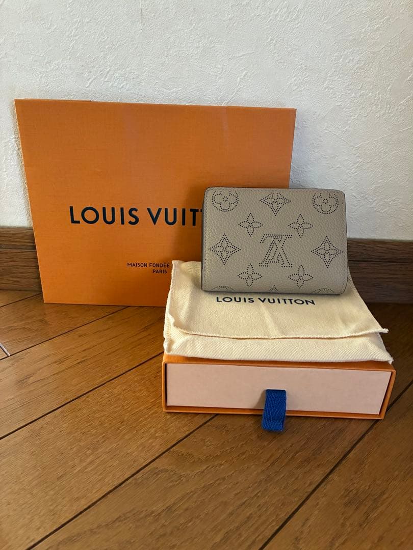 ルイヴィトン モノグラム マヒナ ポルトフォイユ・クレア