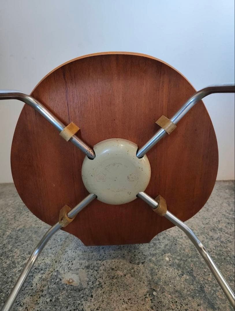 アルネヤコブセン　モスキートチェア