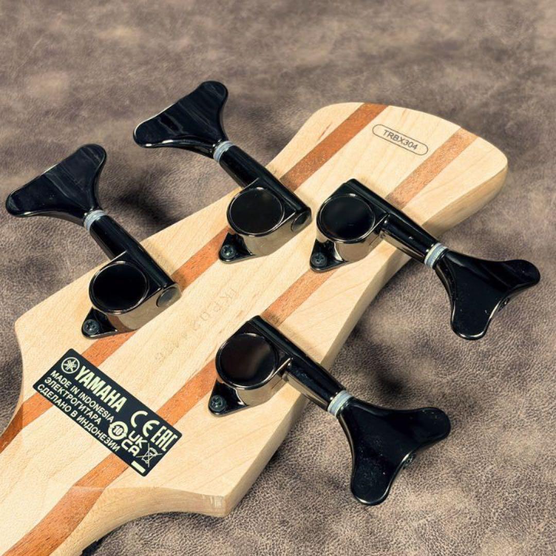 YAMAHA / TRBX304 エレキベース 純正ソフトケース、ストラップ付き