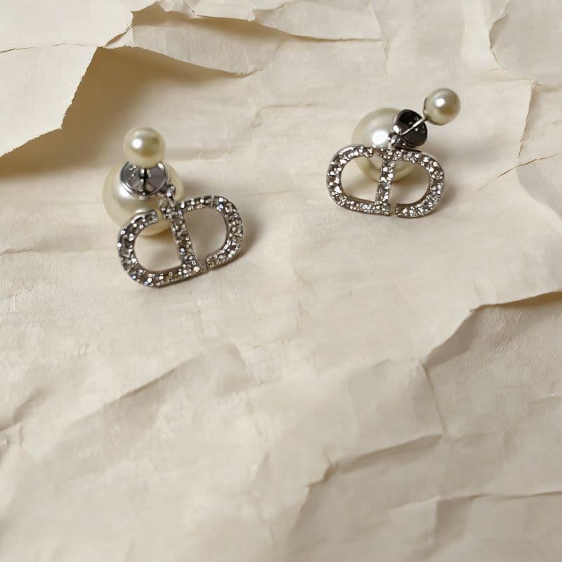 Dior CDロゴ シルバー パールピアス レディース
