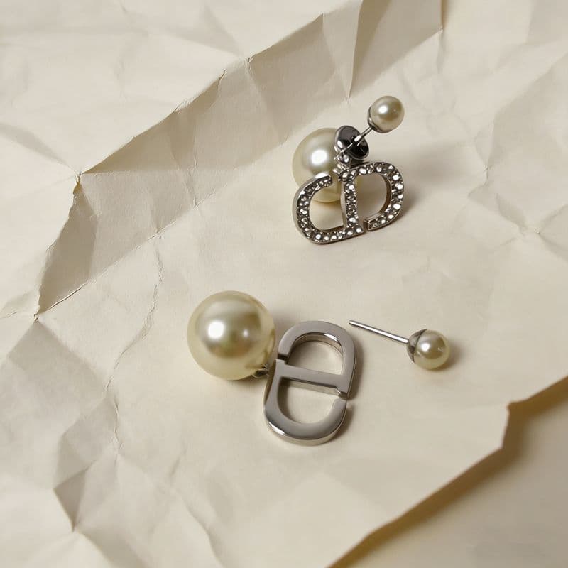 Dior CDロゴ シルバー パールピアス レディース