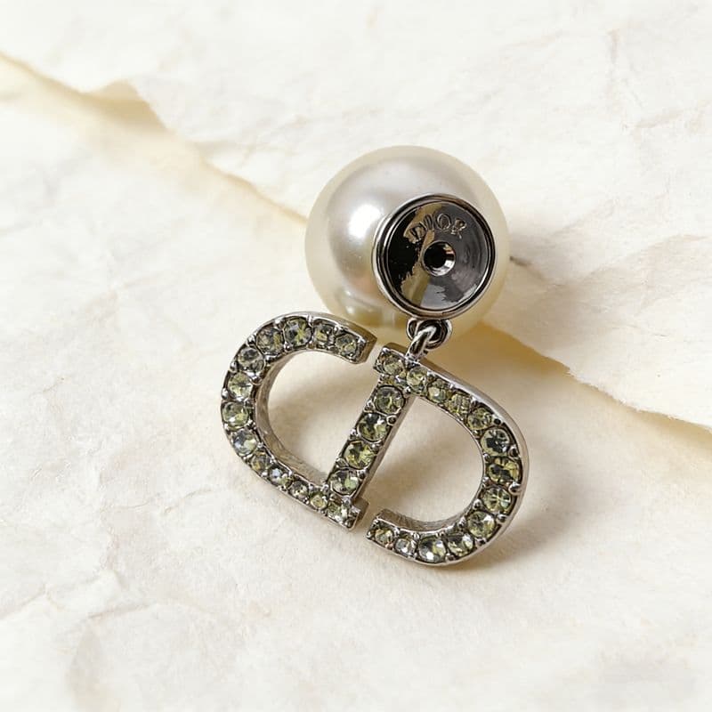 Dior CDロゴ シルバー パールピアス レディース