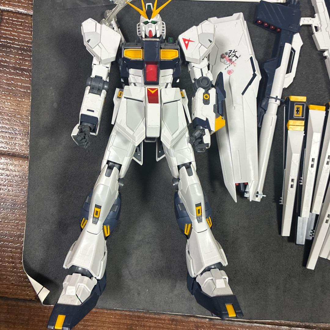 ガンプラ（説明書付き）ジャンク品　MGνガンダム+サザビー　ver.Ka セット
