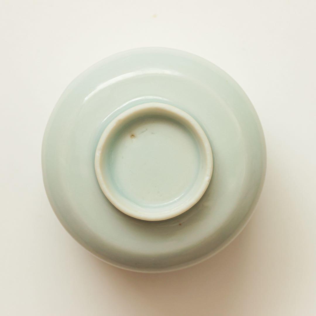 小さな　胴紐　白磁　猪口　酒器