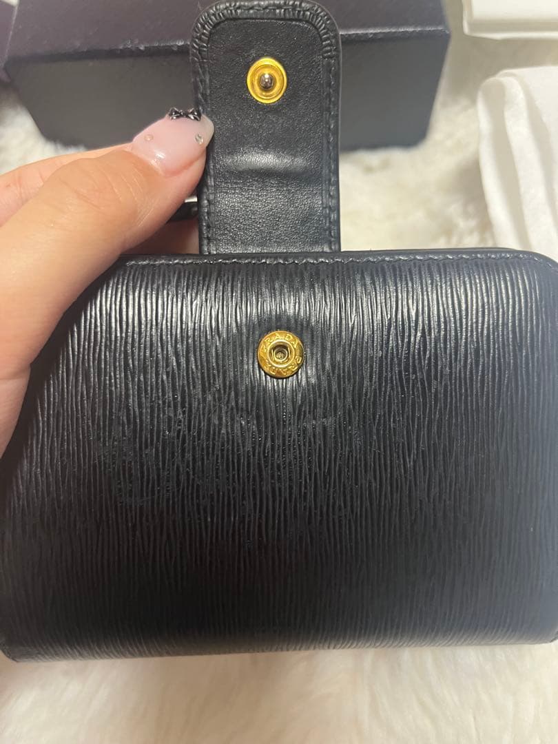 PRADA ブラックレザー 二つ折り財布 箱付き