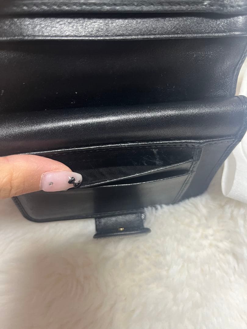 PRADA ブラックレザー 二つ折り財布 箱付き