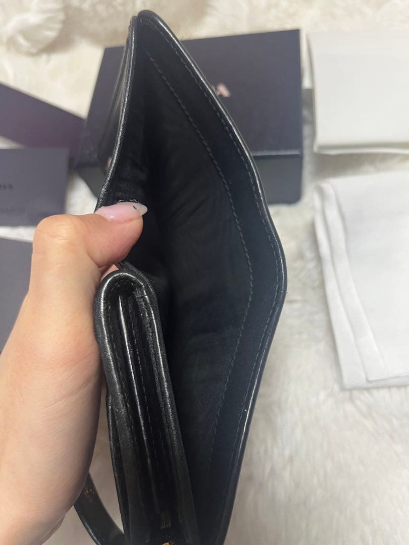 PRADA ブラックレザー 二つ折り財布 箱付き